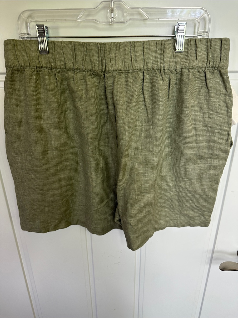 NWOT BlankNYC Relaxed Olive Women’s Linen-Blend Shorts Size Large Green Comfy - Picture 2 of 4